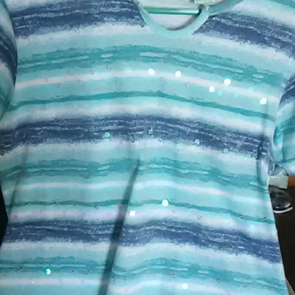 Top - Picture 2 of 2